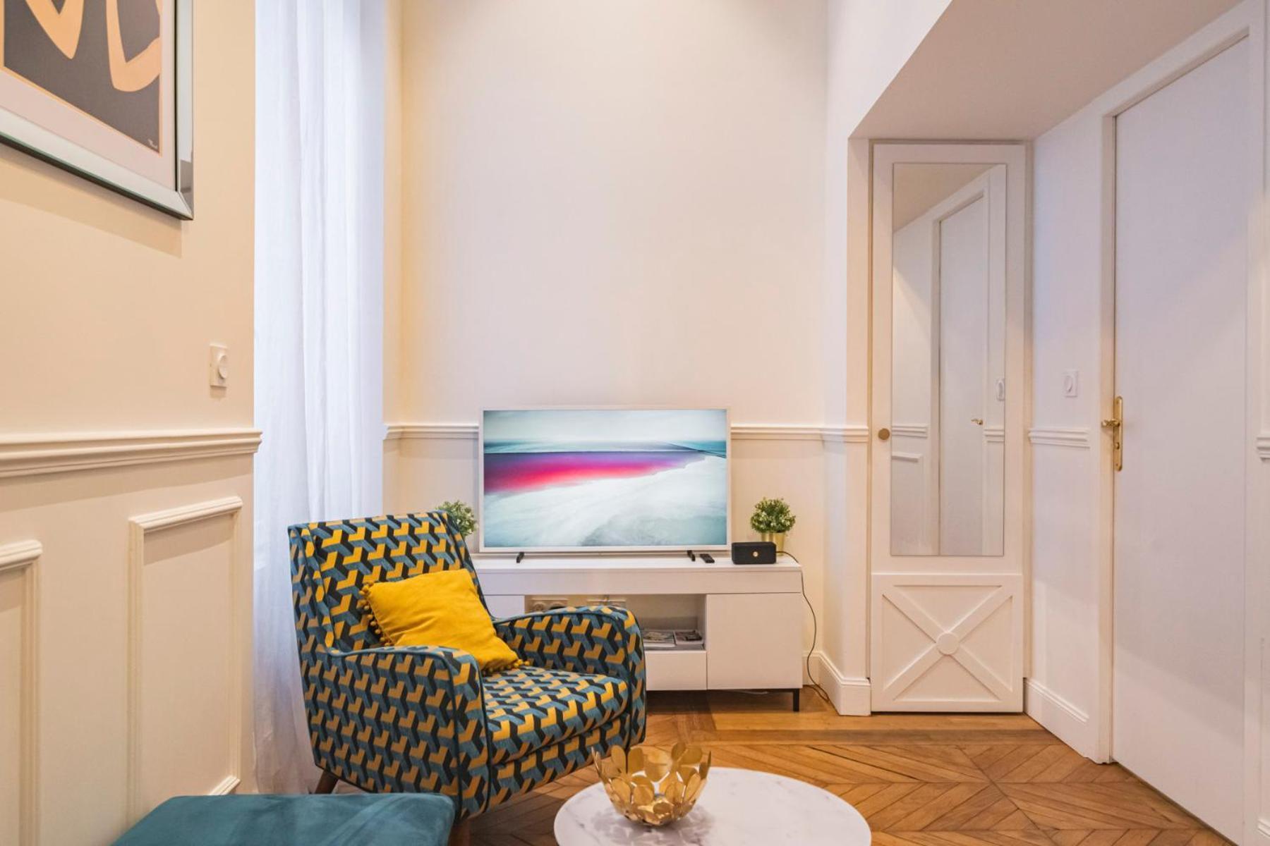 Charmant Studio Hypercentre Reims Apartment ภายนอก รูปภาพ